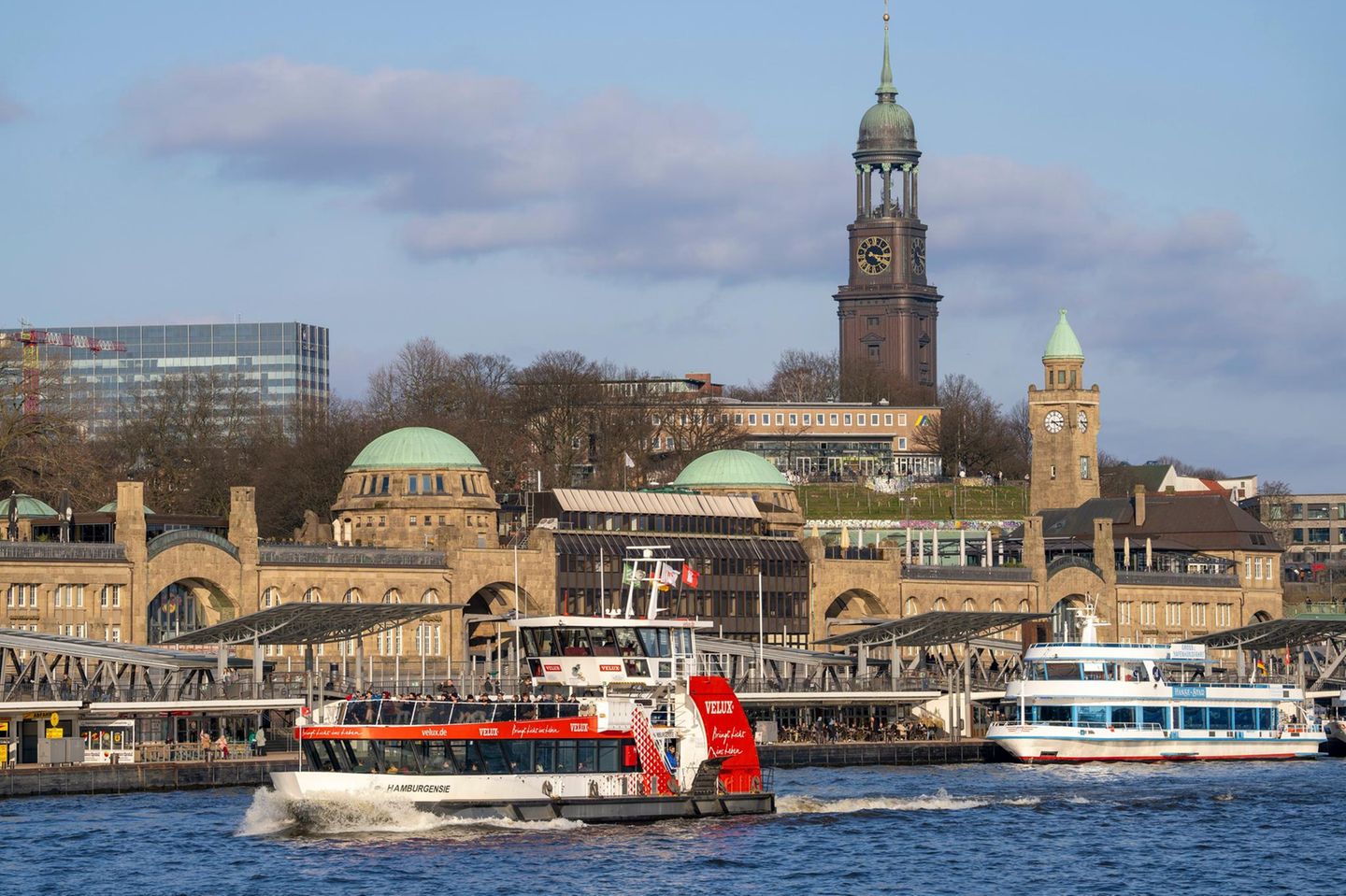 Hamburg, Landungsbrücken und Michel