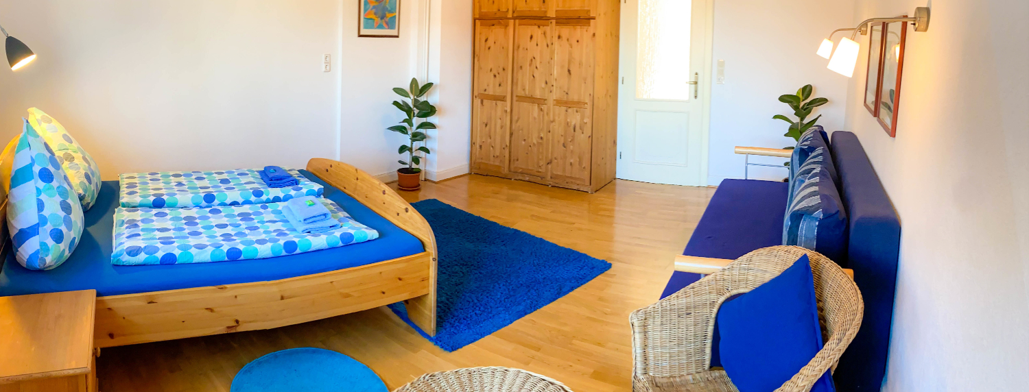 Schlafzimmer 3 Ferienwohnung-1 Traumzeit f&uuml;r drei Personen