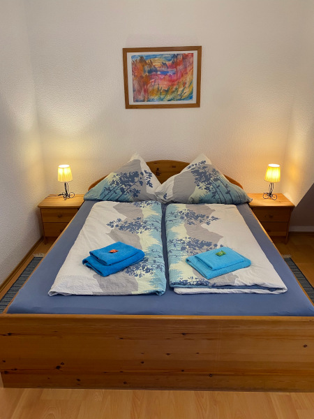 Ferienwohnung 2 - Hundertschön Schlafzimmer für zwei Personen